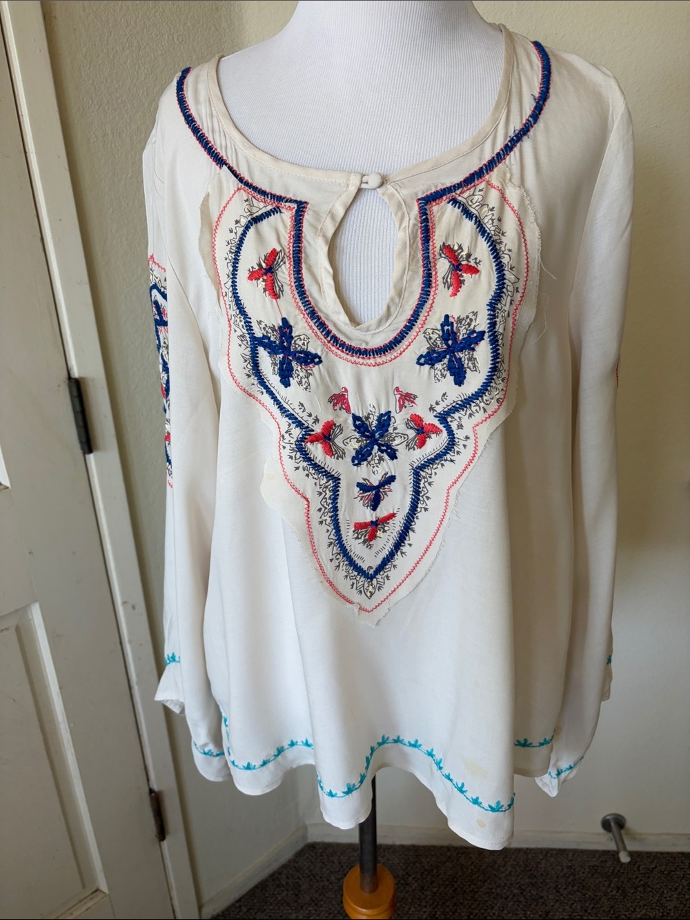 Liberty Love Women's Cream Embroidered Boho Peasant Top - Long Sleeve